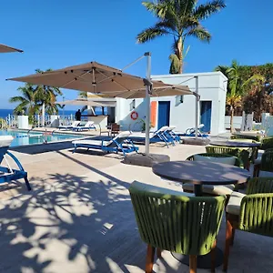 3* Hotel 39 Jamaica